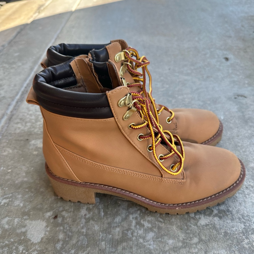 Women’s Camel Brown Lace-Up Combat Boots.